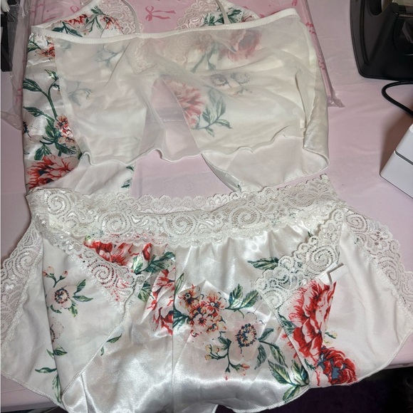 Otherwild White and Red Chemise with Lace Trim - Picture 6 of 9